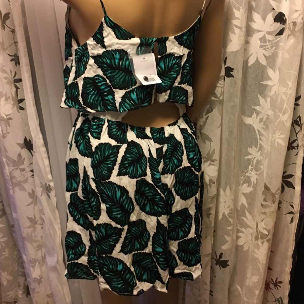 Topshop Green White Floral Tiered Mini Dress NWT Size 12 - Picture 3 of 3